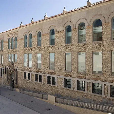 Inturjoven Hostel